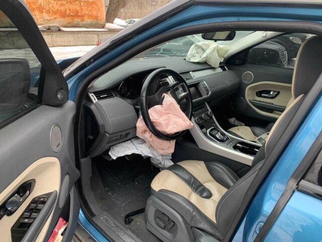 Синий Ленд Ровер Рендж Ровер Эвок, объемом двигателя 2.2 л и пробегом 100 тыс. км за 6700 $, фото 5 на Automoto.ua