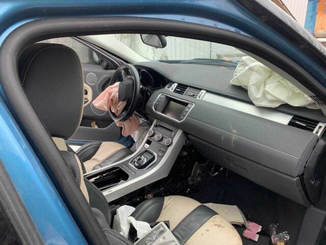 Синий Ленд Ровер Рендж Ровер Эвок, объемом двигателя 2.2 л и пробегом 100 тыс. км за 6700 $, фото 6 на Automoto.ua