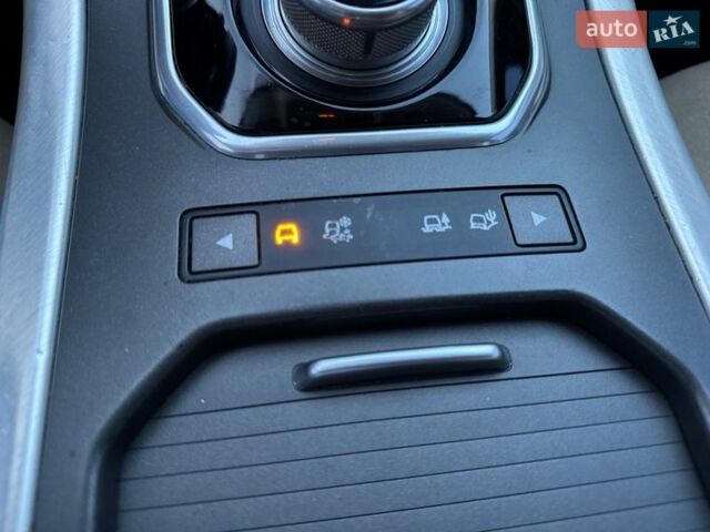 Синій Ленд Ровер Рендж Ровер Евок, об'ємом двигуна 2 л та пробігом 116 тис. км за 13999 $, фото 81 на Automoto.ua