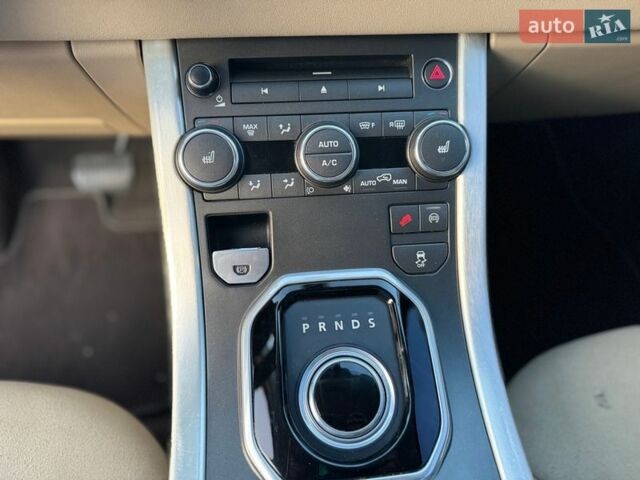 Синій Ленд Ровер Рендж Ровер Евок, об'ємом двигуна 2 л та пробігом 116 тис. км за 13999 $, фото 65 на Automoto.ua