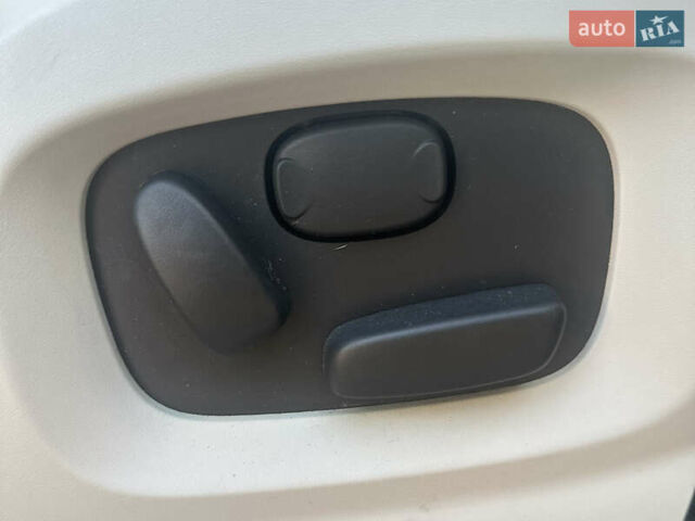 Синий Ленд Ровер Рендж Ровер Эвок, объемом двигателя 2 л и пробегом 156 тыс. км за 14499 $, фото 20 на Automoto.ua