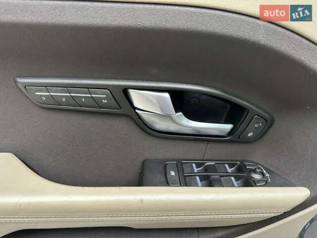 Синій Ленд Ровер Рендж Ровер Евок, об'ємом двигуна 2 л та пробігом 178 тис. км за 16299 $, фото 9 на Automoto.ua