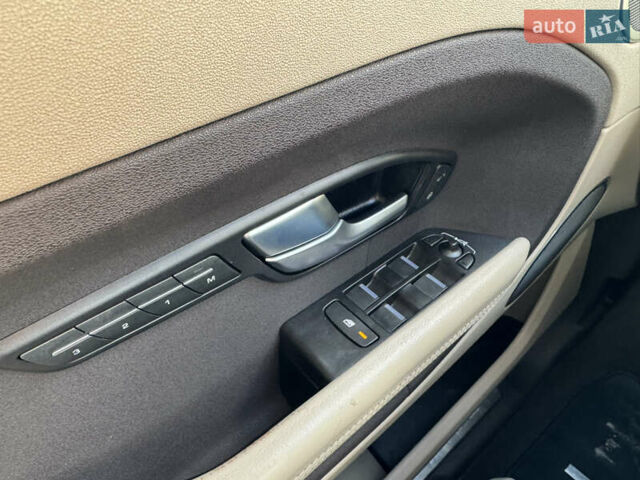 Синий Ленд Ровер Рендж Ровер Эвок, объемом двигателя 2 л и пробегом 176 тыс. км за 16200 $, фото 21 на Automoto.ua