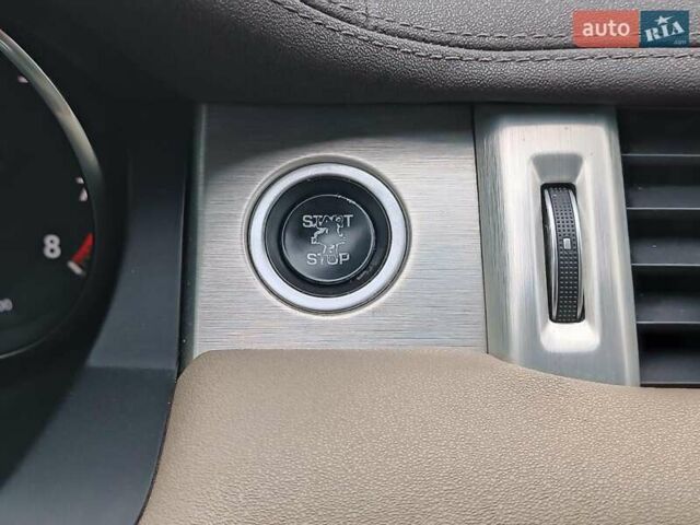 Синій Ленд Ровер Рендж Ровер Евок, об'ємом двигуна 2 л та пробігом 154 тис. км за 19990 $, фото 30 на Automoto.ua