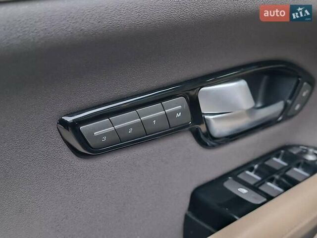 Синій Ленд Ровер Рендж Ровер Евок, об'ємом двигуна 2 л та пробігом 154 тис. км за 19990 $, фото 21 на Automoto.ua