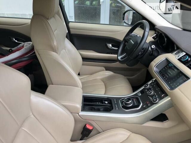 Ленд Ровер Рендж Ровер Эвок 2017 в Киеве на Automoto.ua Синий Ленд Ровер Рендж Ровер Эвок, объемом двигателя 2 л и пробегом 78 тыс. км за 28900 $, фото 1 на Automoto.ua