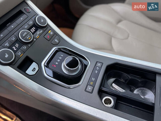 Ленд Ровер Рендж Ровер Евок 2014 у Івано-Франківську на Automoto.ua Зелений Ленд Ровер Рендж Ровер Евок, об'ємом двигуна 2 л та пробігом 142 тис. км за 17999 $, фото 33 на Automoto.ua