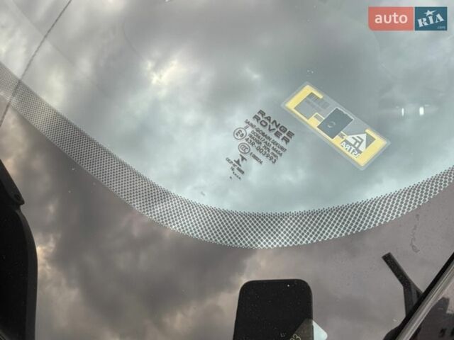 Зелений Ленд Ровер Рендж Ровер Евок, об'ємом двигуна 2 л та пробігом 106 тис. км за 16200 $, фото 28 на Automoto.ua