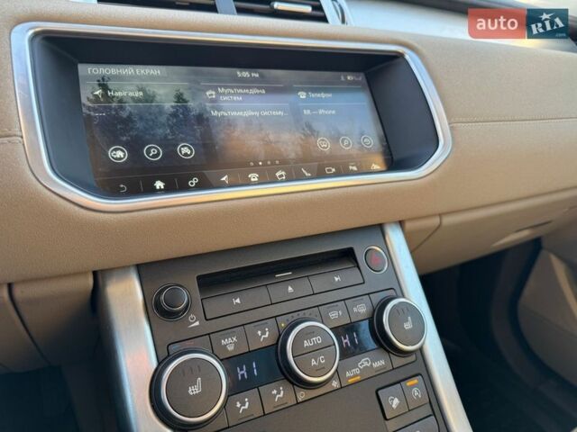 Зелений Ленд Ровер Рендж Ровер Евок, об'ємом двигуна 2 л та пробігом 146 тис. км за 17950 $, фото 25 на Automoto.ua