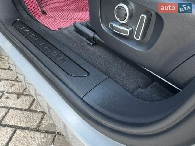 Зелений Ленд Ровер Рендж Ровер Евок, об'ємом двигуна 2 л та пробігом 31 тис. км за 43500 $, фото 17 на Automoto.ua