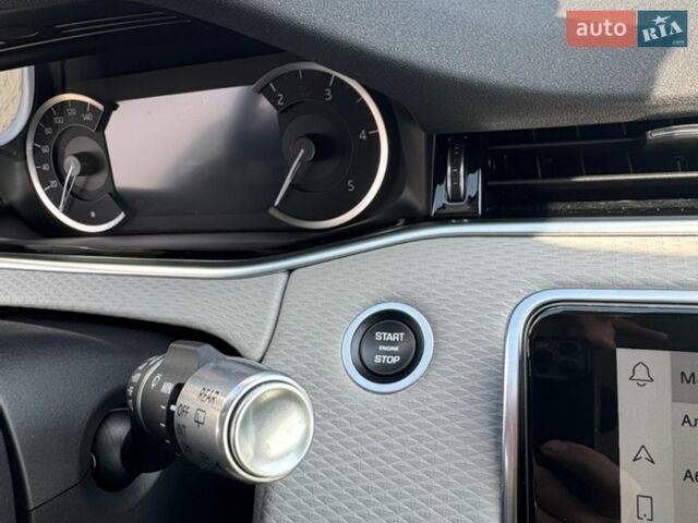 Зелений Ленд Ровер Рендж Ровер Евок, об'ємом двигуна 2 л та пробігом 31 тис. км за 43500 $, фото 28 на Automoto.ua