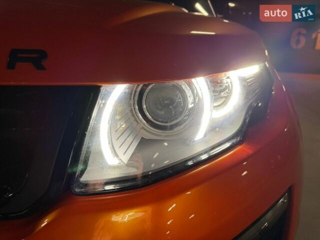 Помаранчевий Ленд Ровер Рендж Ровер Евок, об'ємом двигуна 2 л та пробігом 128 тис. км за 15000 $, фото 16 на Automoto.ua