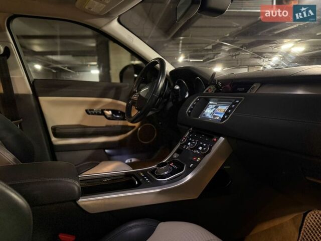 Помаранчевий Ленд Ровер Рендж Ровер Евок, об'ємом двигуна 2 л та пробігом 128 тис. км за 15000 $, фото 22 на Automoto.ua