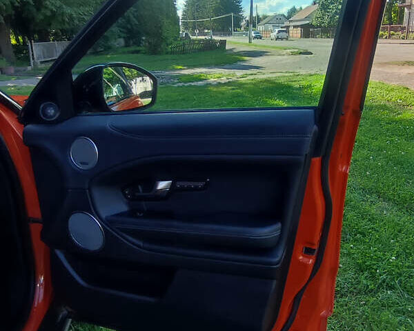 Помаранчевий Ленд Ровер Рендж Ровер Евок, об'ємом двигуна 2 л та пробігом 90 тис. км за 25950 $, фото 31 на Automoto.ua