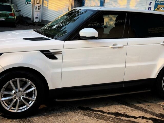 Білий Ленд Ровер Range Rover Sport, об'ємом двигуна 3 л та пробігом 60 тис. км за 58000 $, фото 7 на Automoto.ua