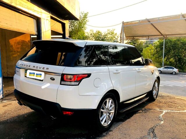 Білий Ленд Ровер Range Rover Sport, об'ємом двигуна 3 л та пробігом 60 тис. км за 58000 $, фото 4 на Automoto.ua