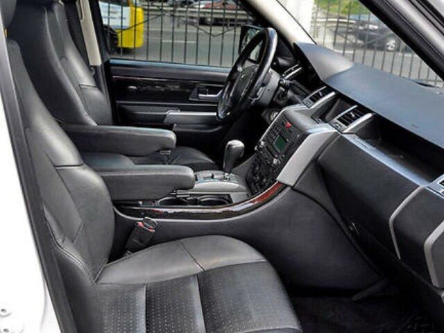 Білий Ленд Ровер Range Rover Sport, об'ємом двигуна 4.2 л та пробігом 175 тис. км за 17000 $, фото 9 на Automoto.ua