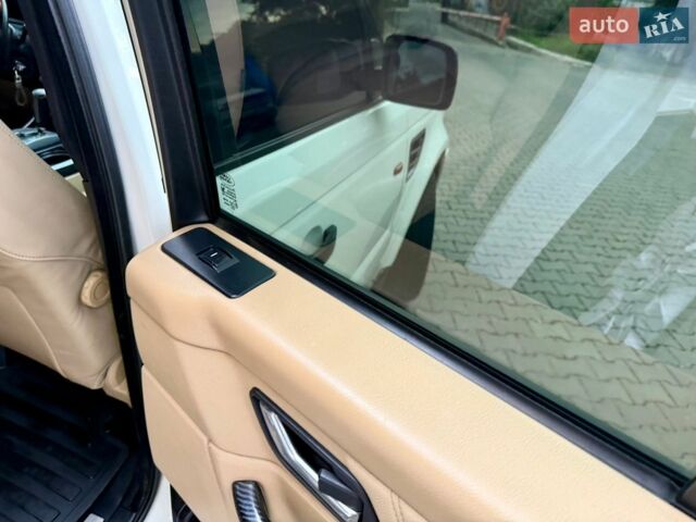 Білий Ленд Ровер Range Rover Sport, об'ємом двигуна 3.6 л та пробігом 195 тис. км за 9999 $, фото 60 на Automoto.ua