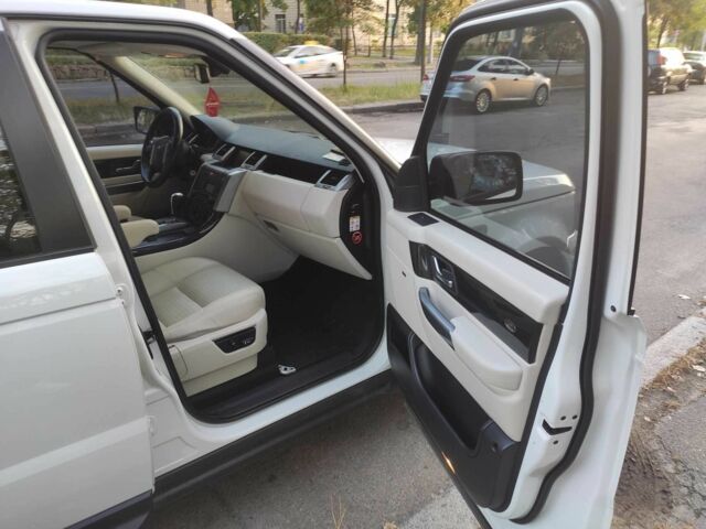 Білий Ленд Ровер Range Rover Sport, об'ємом двигуна 4.2 л та пробігом 203 тис. км за 9200 $, фото 6 на Automoto.ua