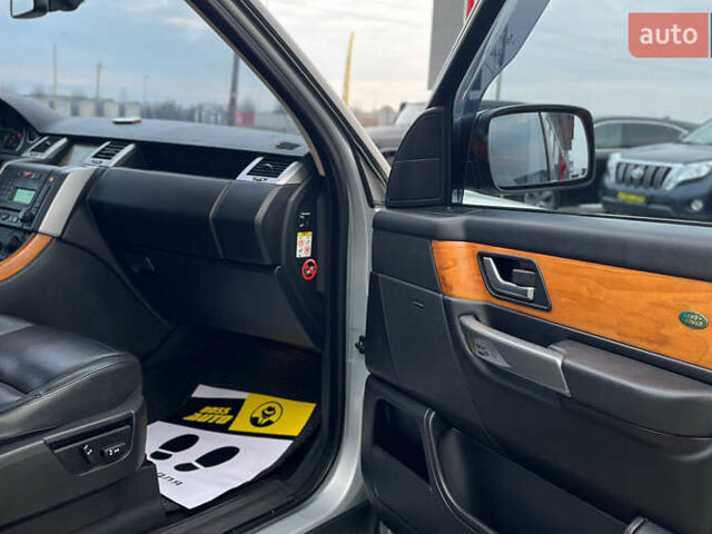 Белый Ленд Ровер Рендж Ровер Спорт, объемом двигателя 2.72 л и пробегом 260 тыс. км за 8900 $, фото 19 на Automoto.ua