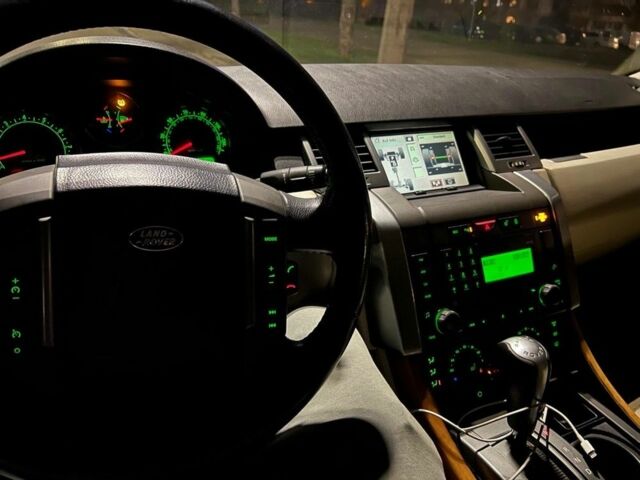 Білий Ленд Ровер Range Rover Sport, об'ємом двигуна 4.2 л та пробігом 100 тис. км за 8500 $, фото 5 на Automoto.ua