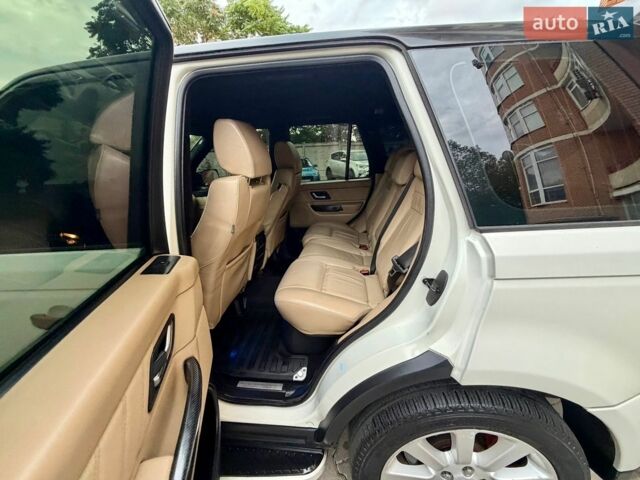 Білий Ленд Ровер Range Rover Sport, об'ємом двигуна 3.6 л та пробігом 195 тис. км за 9999 $, фото 65 на Automoto.ua
