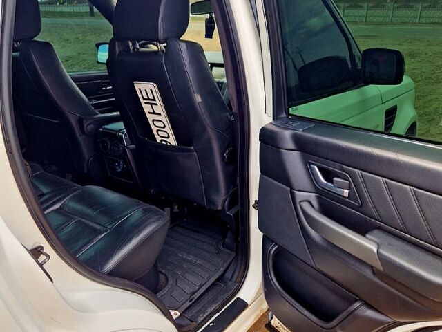 Белый Ленд Ровер Рендж Ровер Спорт, объемом двигателя 3.6 л и пробегом 327 тыс. км за 7400 $, фото 3 на Automoto.ua