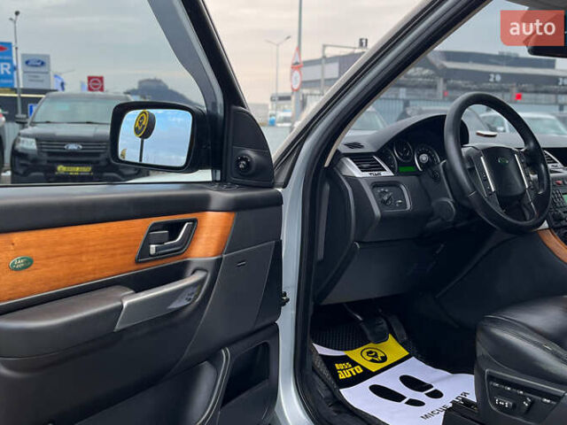 Белый Ленд Ровер Рендж Ровер Спорт, объемом двигателя 2.72 л и пробегом 260 тыс. км за 8900 $, фото 8 на Automoto.ua