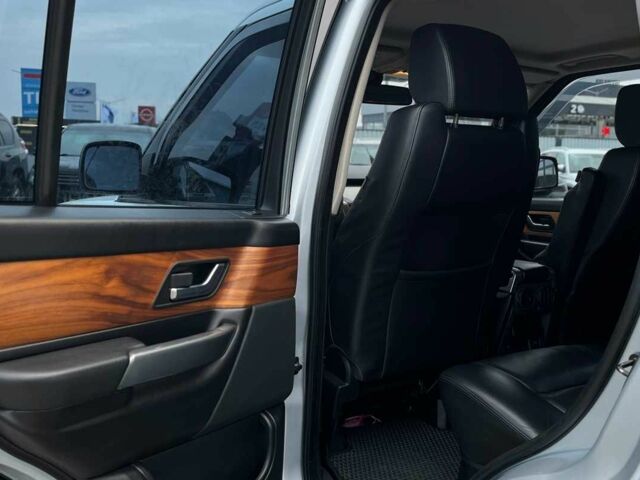 Белый Ленд Ровер Рендж Ровер Спорт, объемом двигателя 0 л и пробегом 260 тыс. км за 8900 $, фото 20 на Automoto.ua