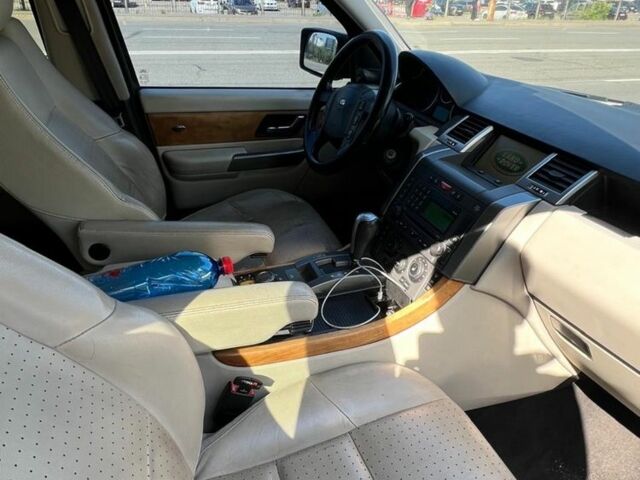 Білий Ленд Ровер Range Rover Sport, об'ємом двигуна 4.2 л та пробігом 100 тис. км за 8500 $, фото 12 на Automoto.ua