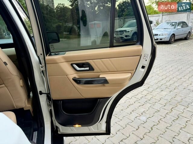 Білий Ленд Ровер Range Rover Sport, об'ємом двигуна 3.6 л та пробігом 195 тис. км за 9999 $, фото 59 на Automoto.ua