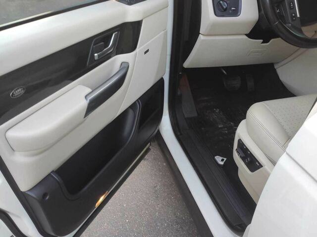 Білий Ленд Ровер Range Rover Sport, об'ємом двигуна 4.2 л та пробігом 203 тис. км за 9200 $, фото 8 на Automoto.ua
