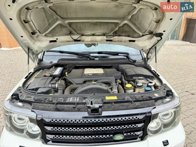 Білий Ленд Ровер Range Rover Sport, об'ємом двигуна 3.6 л та пробігом 195 тис. км за 9999 $, фото 74 на Automoto.ua