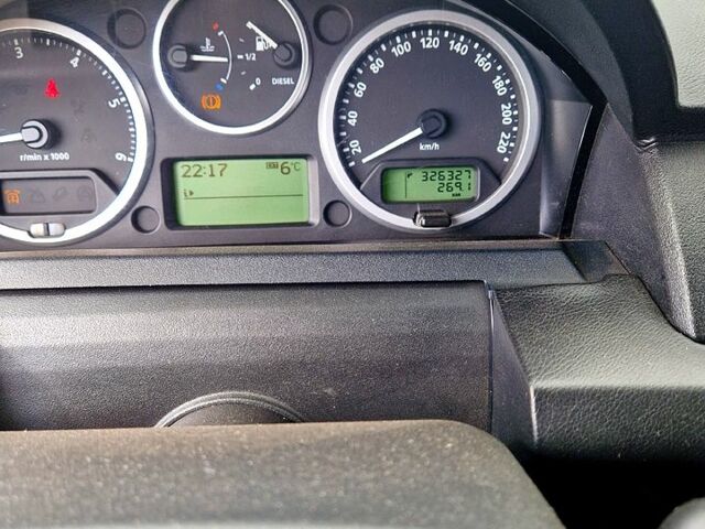 Белый Ленд Ровер Рендж Ровер Спорт, объемом двигателя 3.6 л и пробегом 327 тыс. км за 7400 $, фото 6 на Automoto.ua