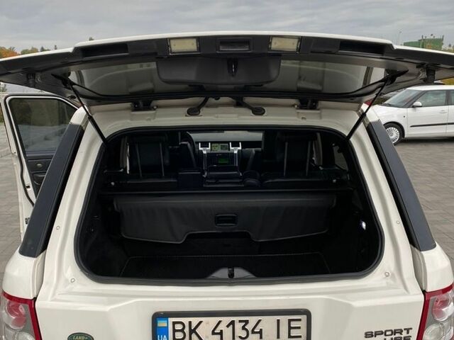 Білий Ленд Ровер Range Rover Sport, об'ємом двигуна 2.7 л та пробігом 269 тис. км за 7800 $, фото 18 на Automoto.ua