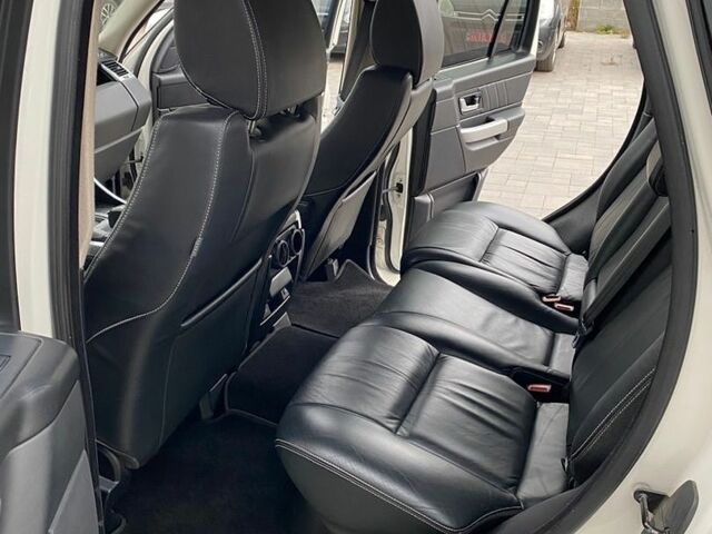 Білий Ленд Ровер Range Rover Sport, об'ємом двигуна 2.7 л та пробігом 269 тис. км за 7800 $, фото 24 на Automoto.ua