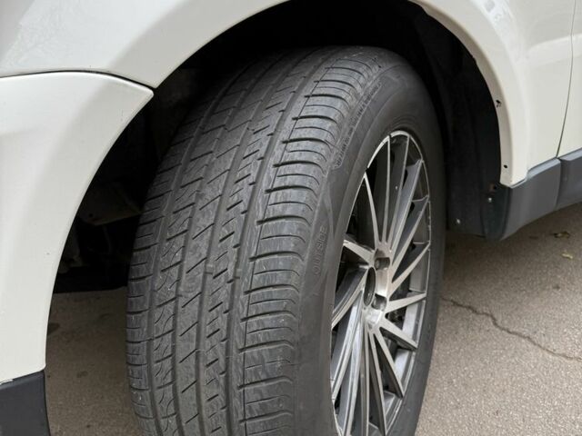 Белый Ленд Ровер Рендж Ровер Спорт, объемом двигателя 2.7 л и пробегом 240 тыс. км за 7900 $, фото 5 на Automoto.ua