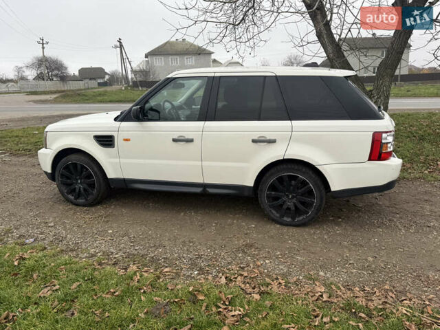 Белый Ленд Ровер Рендж Ровер Спорт, объемом двигателя 2.72 л и пробегом 261 тыс. км за 10800 $, фото 3 на Automoto.ua