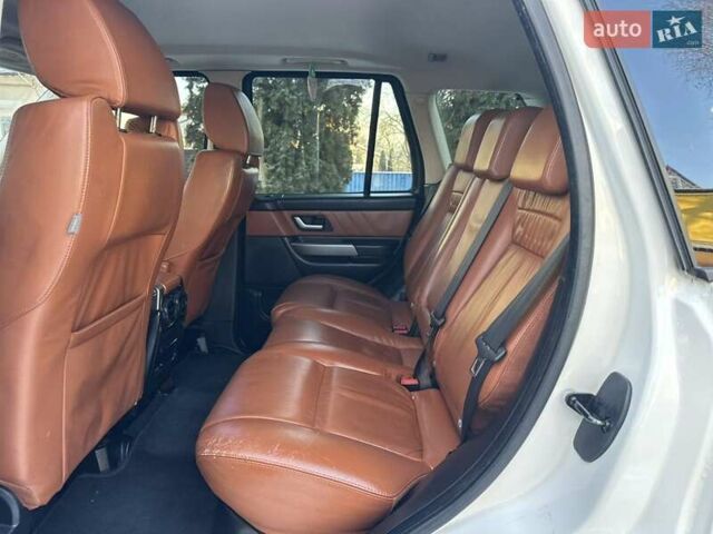 Белый Ленд Ровер Рендж Ровер Спорт, объемом двигателя 2.72 л и пробегом 280 тыс. км за 10800 $, фото 7 на Automoto.ua