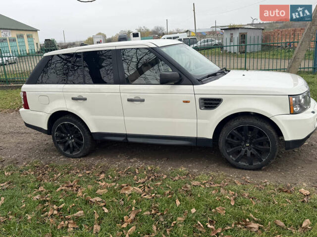 Белый Ленд Ровер Рендж Ровер Спорт, объемом двигателя 2.72 л и пробегом 261 тыс. км за 10800 $, фото 1 на Automoto.ua