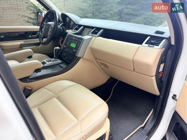 Белый Ленд Ровер Рендж Ровер Спорт, объемом двигателя 3.6 л и пробегом 139 тыс. км за 11350 $, фото 18 на Automoto.ua