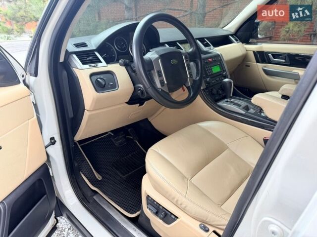 Белый Ленд Ровер Рендж Ровер Спорт, объемом двигателя 3.6 л и пробегом 139 тыс. км за 11350 $, фото 6 на Automoto.ua