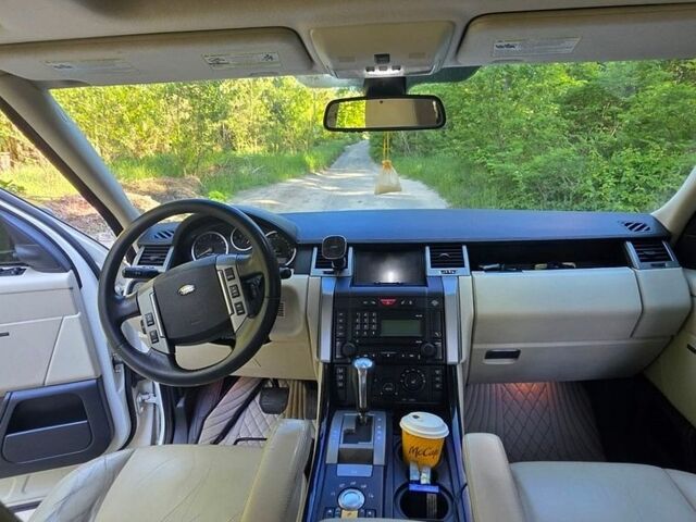 Білий Ленд Ровер Range Rover Sport, об'ємом двигуна 4.2 л та пробігом 206 тис. км за 11900 $, фото 12 на Automoto.ua