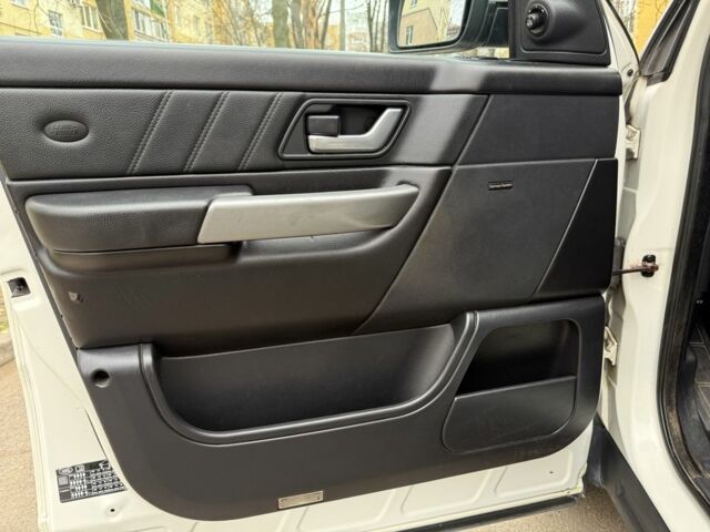 Белый Ленд Ровер Рендж Ровер Спорт, объемом двигателя 2.7 л и пробегом 240 тыс. км за 7900 $, фото 7 на Automoto.ua