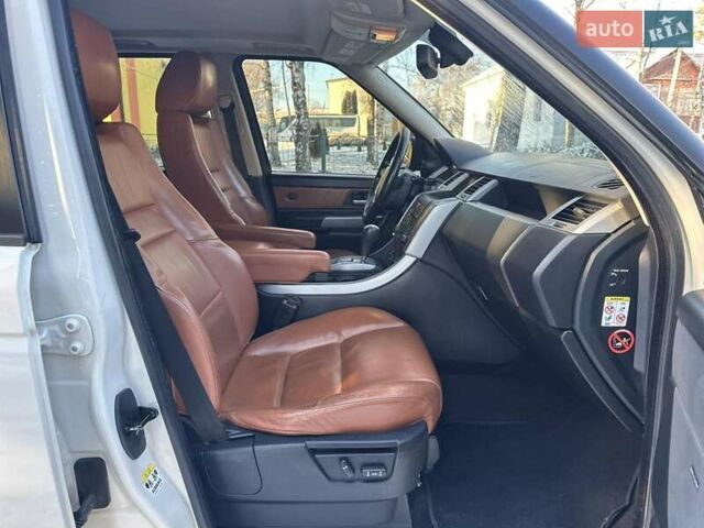 Белый Ленд Ровер Рендж Ровер Спорт, объемом двигателя 2.72 л и пробегом 280 тыс. км за 10800 $, фото 2 на Automoto.ua