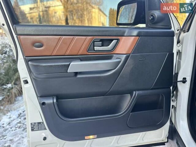 Белый Ленд Ровер Рендж Ровер Спорт, объемом двигателя 2.72 л и пробегом 280 тыс. км за 10800 $, фото 11 на Automoto.ua