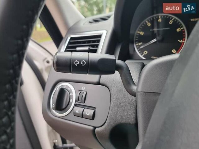 Білий Ленд Ровер Range Rover Sport, об'ємом двигуна 5 л та пробігом 204 тис. км за 16900 $, фото 51 на Automoto.ua