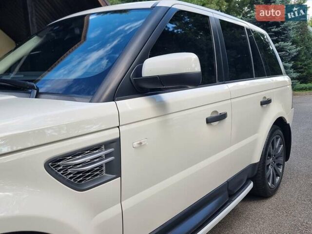 Білий Ленд Ровер Range Rover Sport, об'ємом двигуна 5 л та пробігом 204 тис. км за 16900 $, фото 15 на Automoto.ua