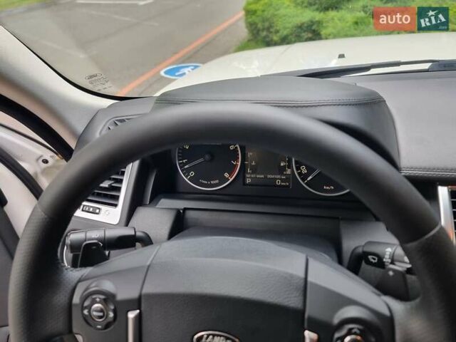Білий Ленд Ровер Range Rover Sport, об'ємом двигуна 5 л та пробігом 204 тис. км за 16900 $, фото 48 на Automoto.ua