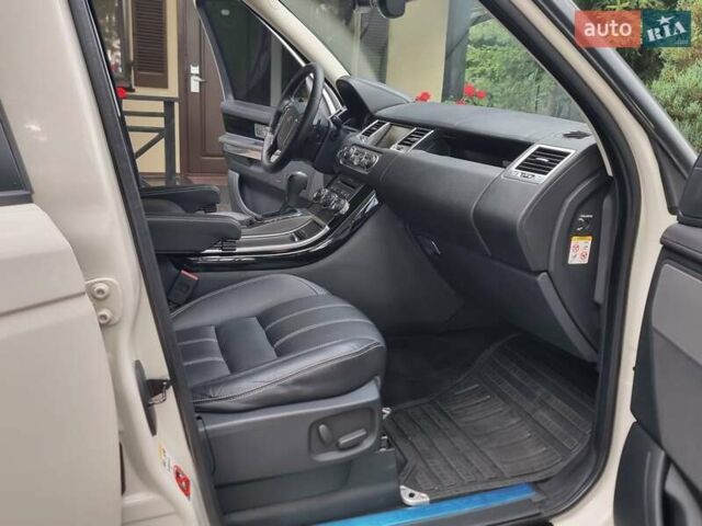 Білий Ленд Ровер Range Rover Sport, об'ємом двигуна 5 л та пробігом 204 тис. км за 16900 $, фото 75 на Automoto.ua